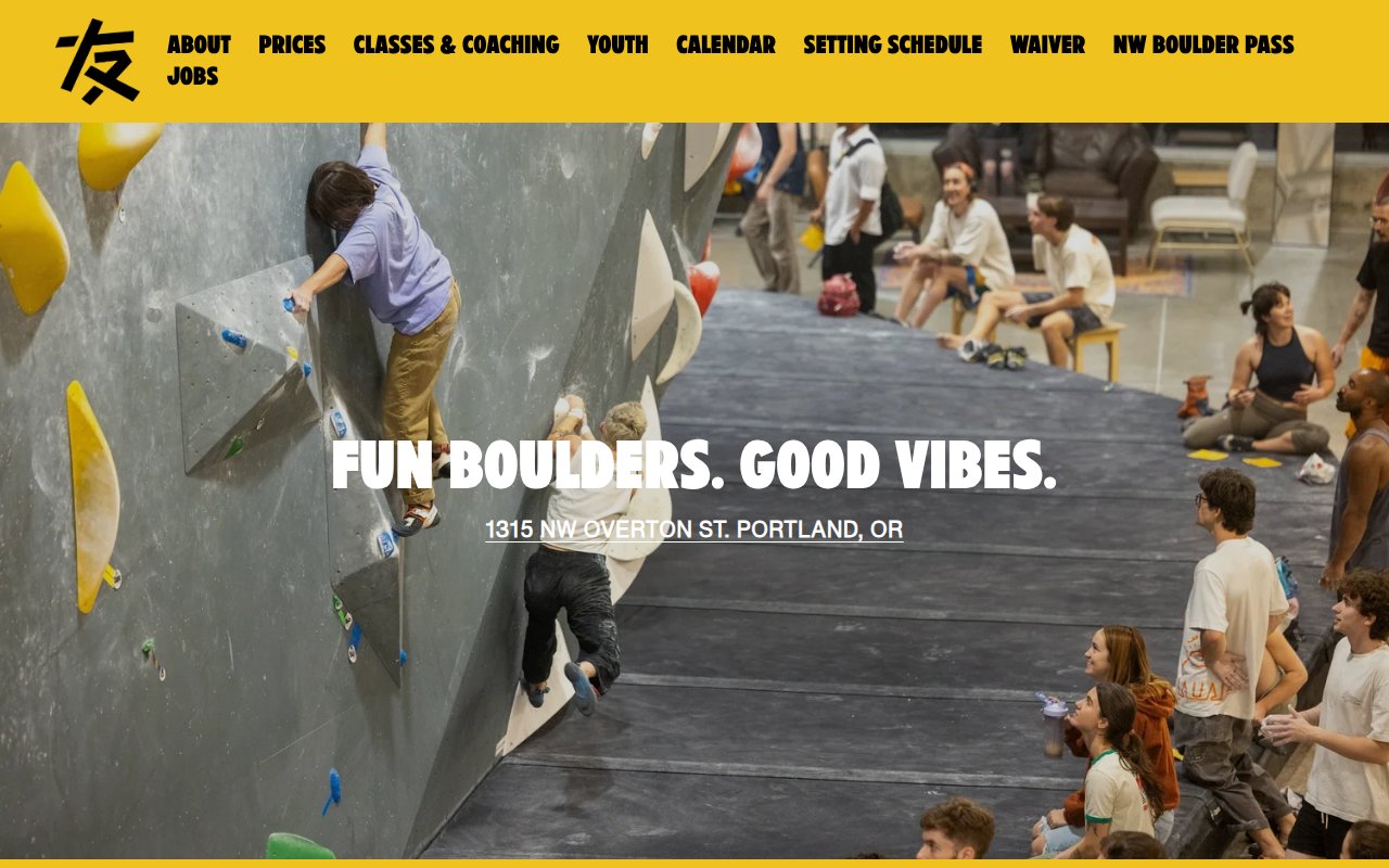 Tomo Bouldering Club homepage with full-bleed climbing photo and 'Fun boulders. Good vibes.' headline